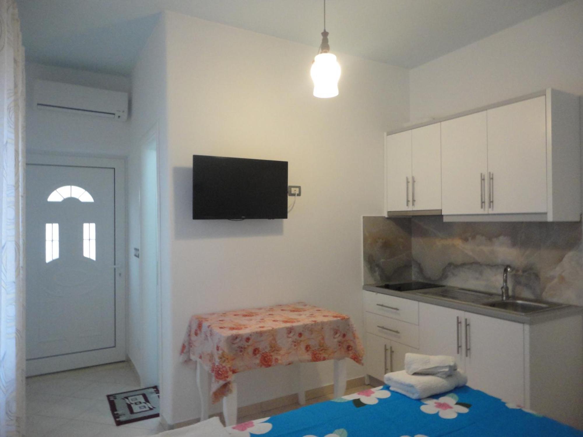 Oruci Apartments Ksamil Exterior photo
